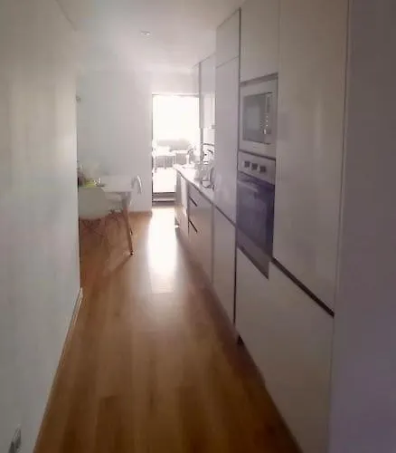 Lisbon South Bay 3 Bedroom With Sunny Terrace Apartamento Almada
