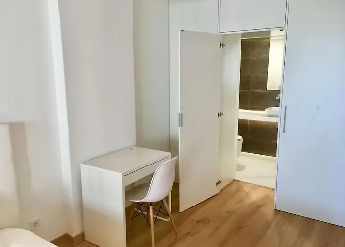 Lisbon South Bay 3 Bedroom With Sunny Terrace