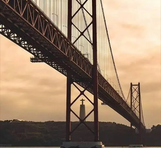 Lisbon South Bay 3 Bedroom With Sunny Terrace Apartamento Almada
