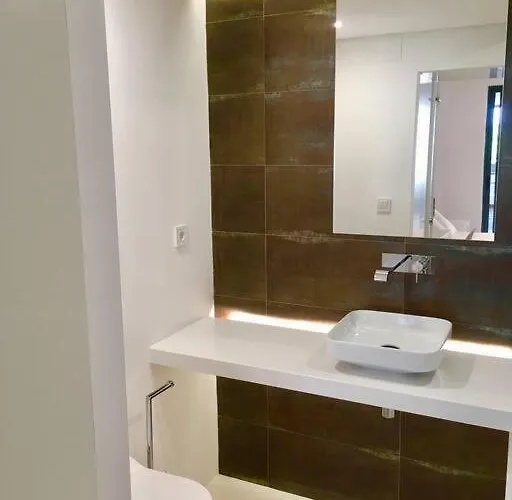 Lisbon South Bay 3 Bedroom With Sunny Terrace *