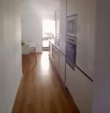 Lisbon South Bay 3 Bedroom With Sunny Terrace Apartment Almada